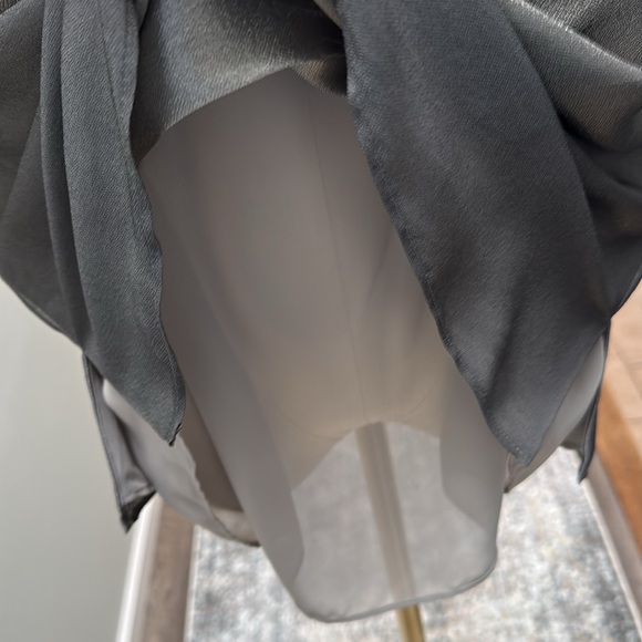 Lafayette 148 New York silver sleeveless blouse with grey under layer - Picture 3 of 7